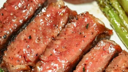 想吃牛排別再去西餐廳了，簡單幾步，在家這樣做，好吃還實(shí)惠！